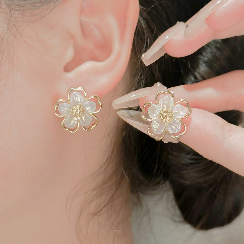 Boucles D'oreilles Fleurs Perles Multicolores – Diamètre 2 Cm – Clous – Sans Marque