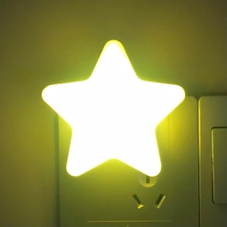 Mini Veilleuse Motif Étoile LED Jaune En ABS Avec Interrupteur Marche / Arrêt