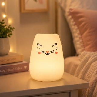 Veilleuse LED Motif Chat Mignon en Plastique – Lampe de Nuit pour Enfant