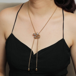 Collier pour femme voilée fleur zircone
