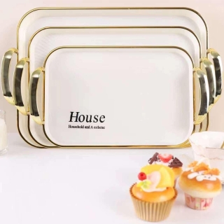 Ensemble de 3 plateaux Rectangulaires en Blanc sale avec Poignées dorées