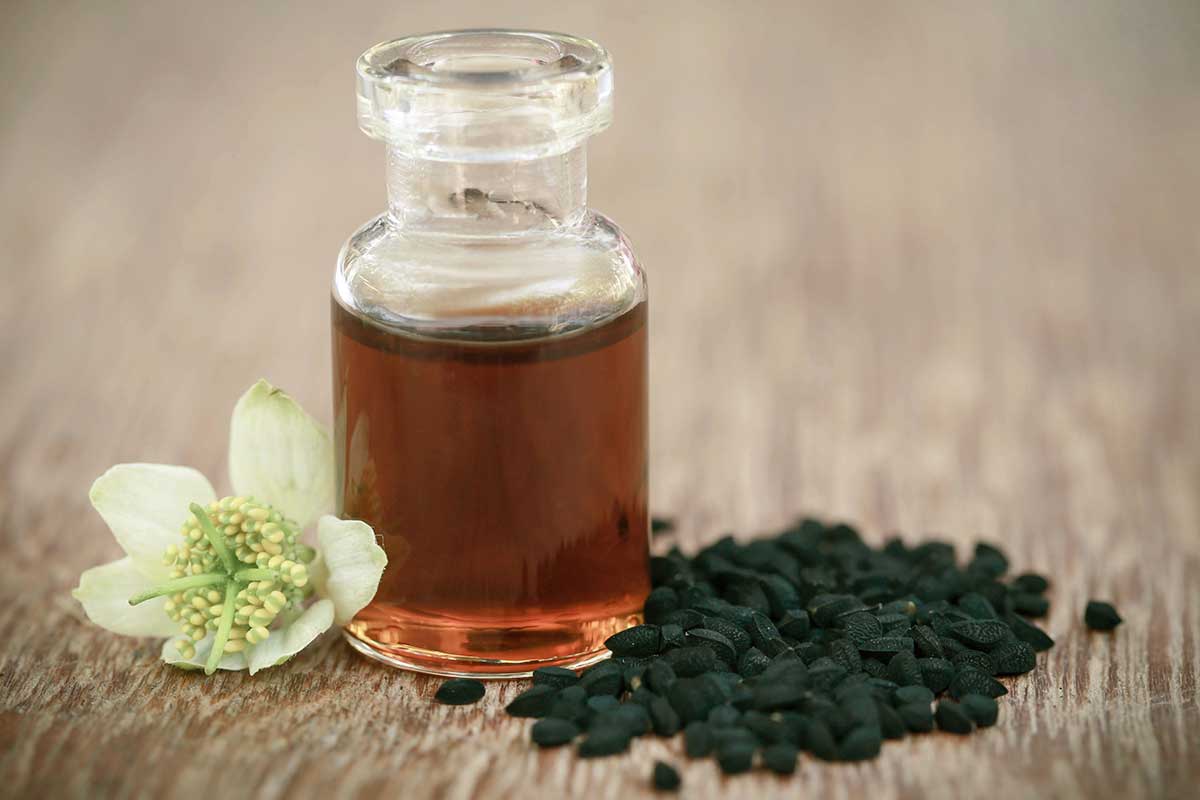 Huile essentielle de géranium rosat : utilisation et vertus