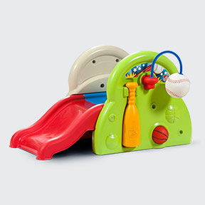 Toboggan d'intérieur et structure de jeux